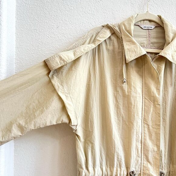 Low Classic Tan Lightweight Combat Jacket With Removeable Hood and Cinched Waist - Picture 4 of 16